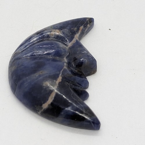 Lune sodalite