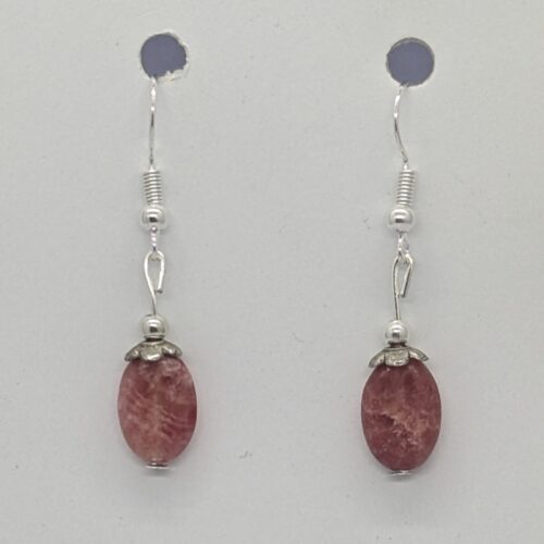 Boucles d’oreilles en rhodochrosite, pierre contre la jalousie.