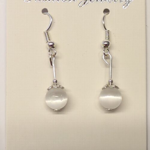 Boucles d’oreilles en sélénite, pierre de paix.