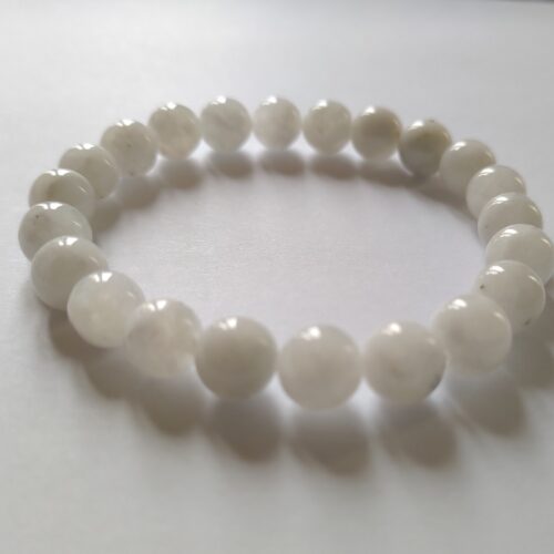 Bracelet en pierre de lune, pierre de la féminité.