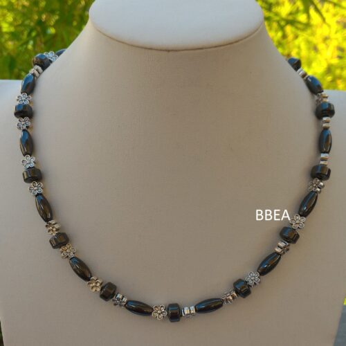 Collier hématite, pierre de la détente.