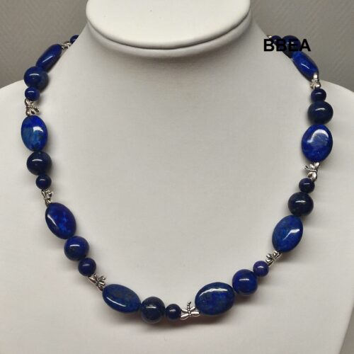 Collier en Lapis Lazuli, pierre de paix intérieure.