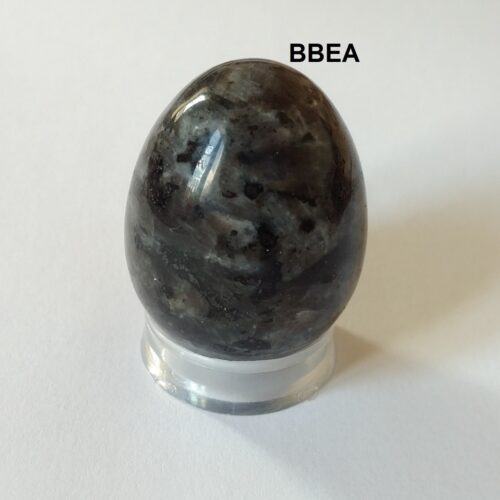 Oeuf en labradorite, pierre de protection.