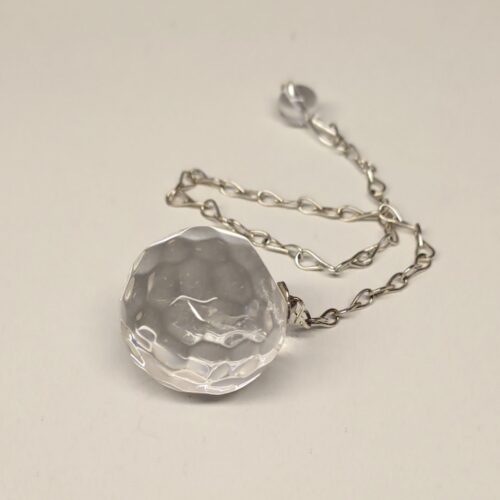 Pendule en cristal de roche.
