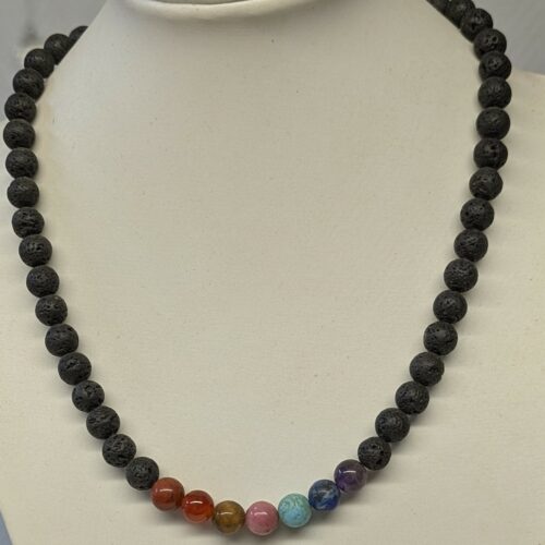 Collier pierre de lave et 7 chakras.