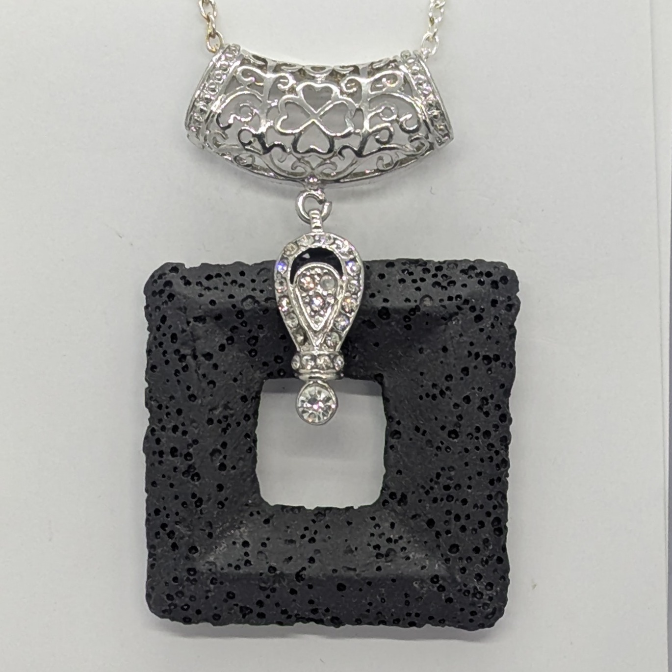 pendentif pierre de lave