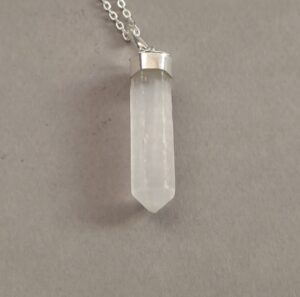 pendentif sélénite