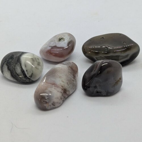 Pierre roulée en agate de Botswana, pierre de stabilité.
